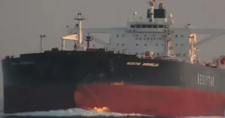 কৃষ্ণসাগরে রুশ তেলবাহী ট্যাংকার আক্রান্ত